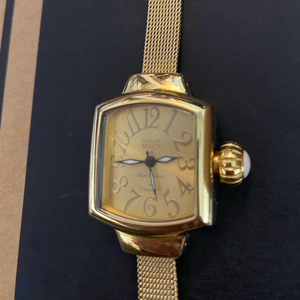 GLAM ROCK
Miami Beach Art Deco Women's Watch